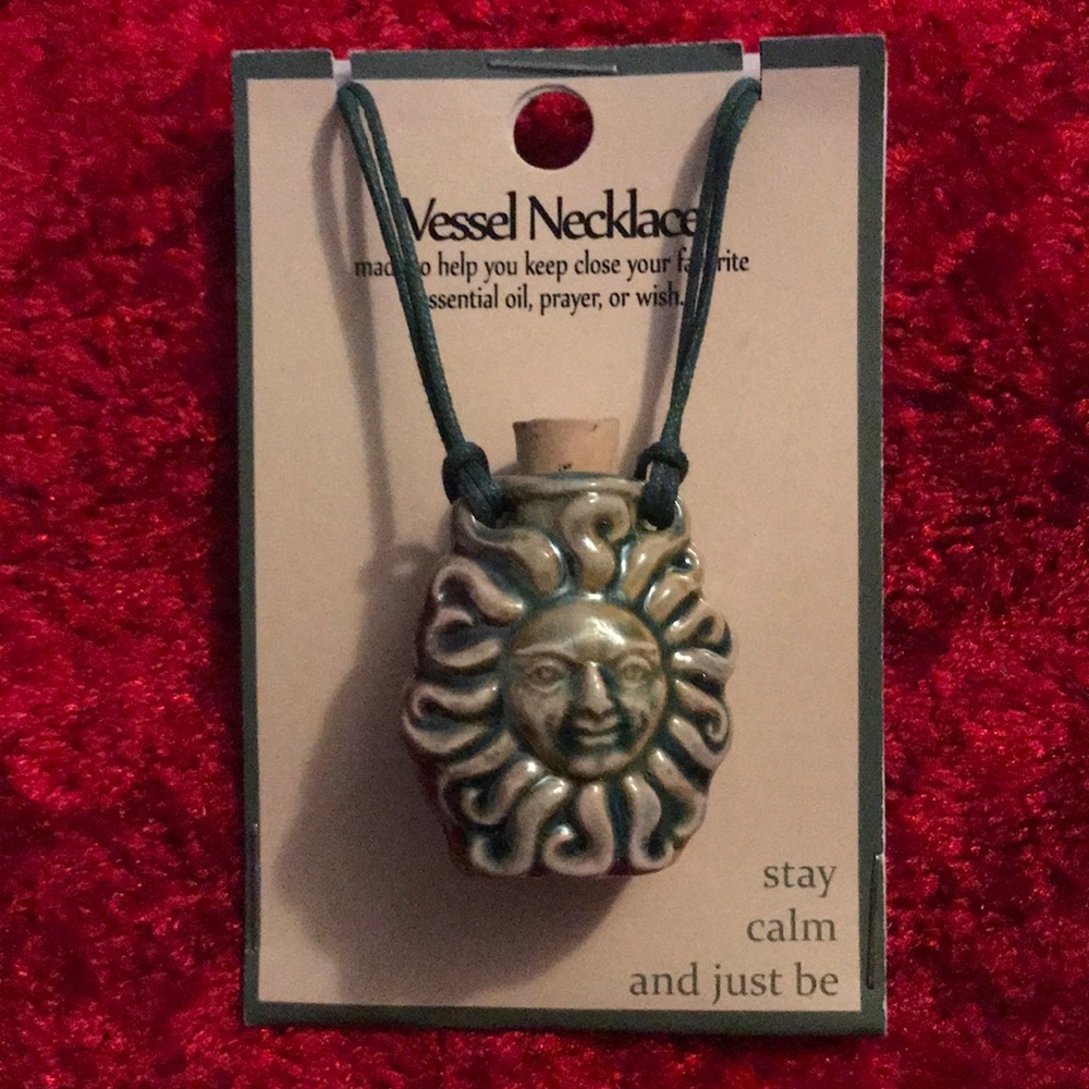 ⚜️Vessel “The Sun” Necklace! NWT!